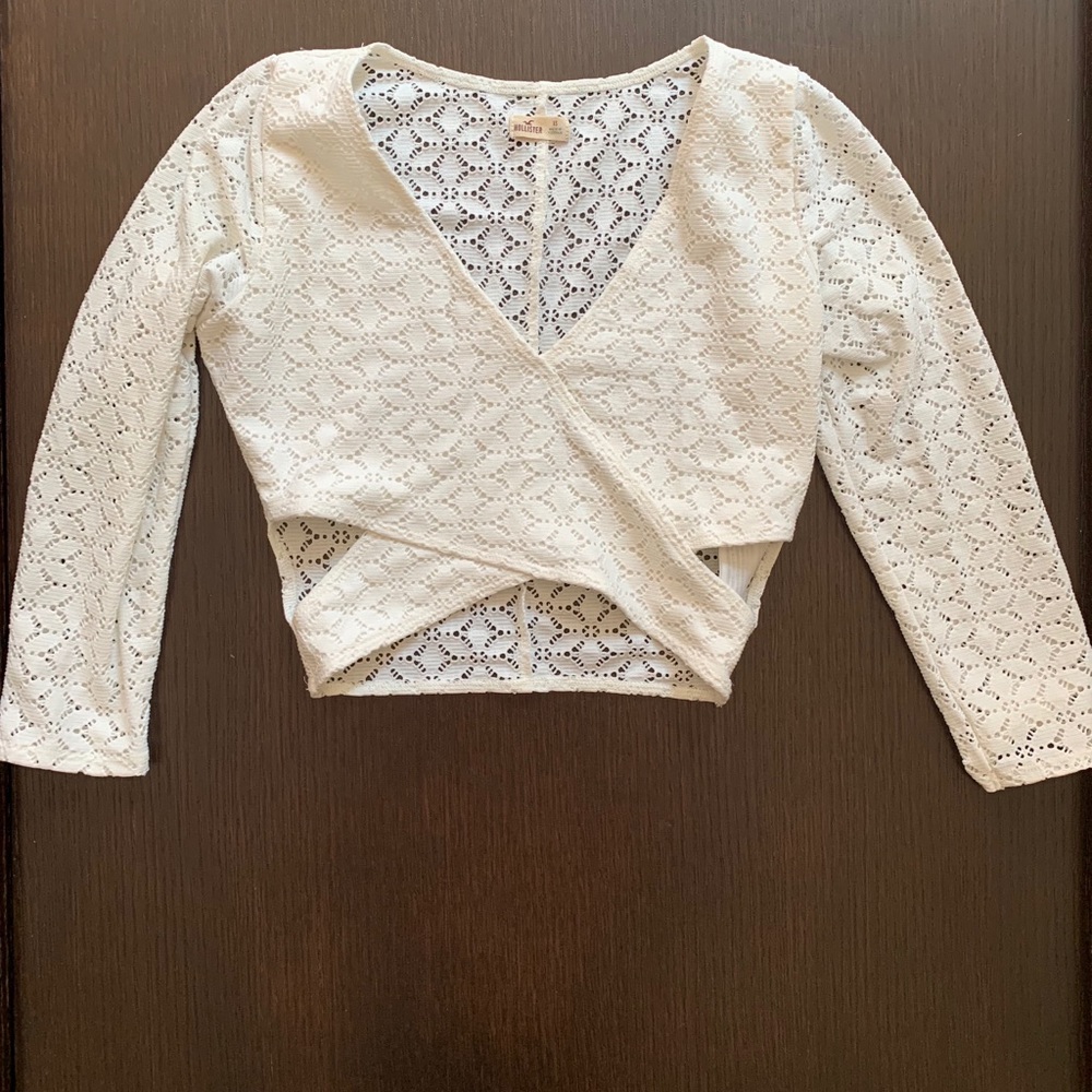 Hollister Cropped Long Sleeve Top